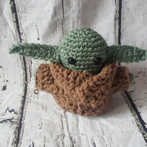 Crochet mini baby yoda - Picture 2 of 8